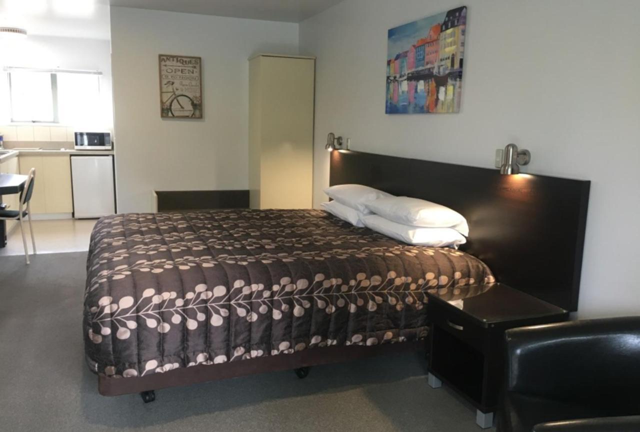 Colonial Manor Motel Cromwell Extérieur photo