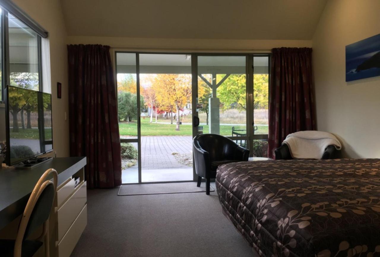Colonial Manor Motel Cromwell Extérieur photo